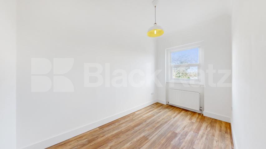 Modern Apartment Denbigh Road, Notting Hill